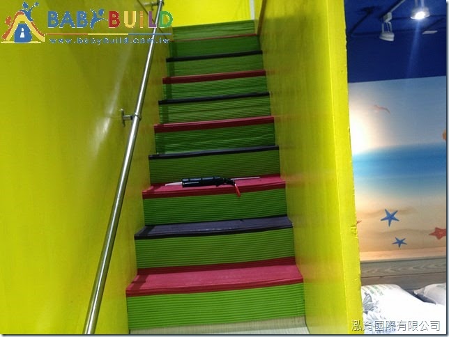 BabyBuild 樓梯防滑與防撞護條施工 BabyBuild 樓梯防滑與防撞護條施工