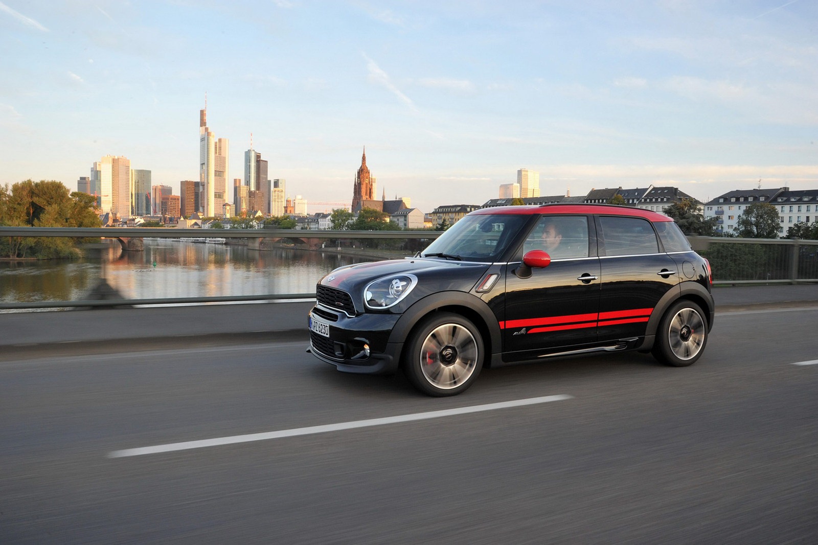 [2013-Mini-Countryman-JCW-13%255B2%255D.jpg]