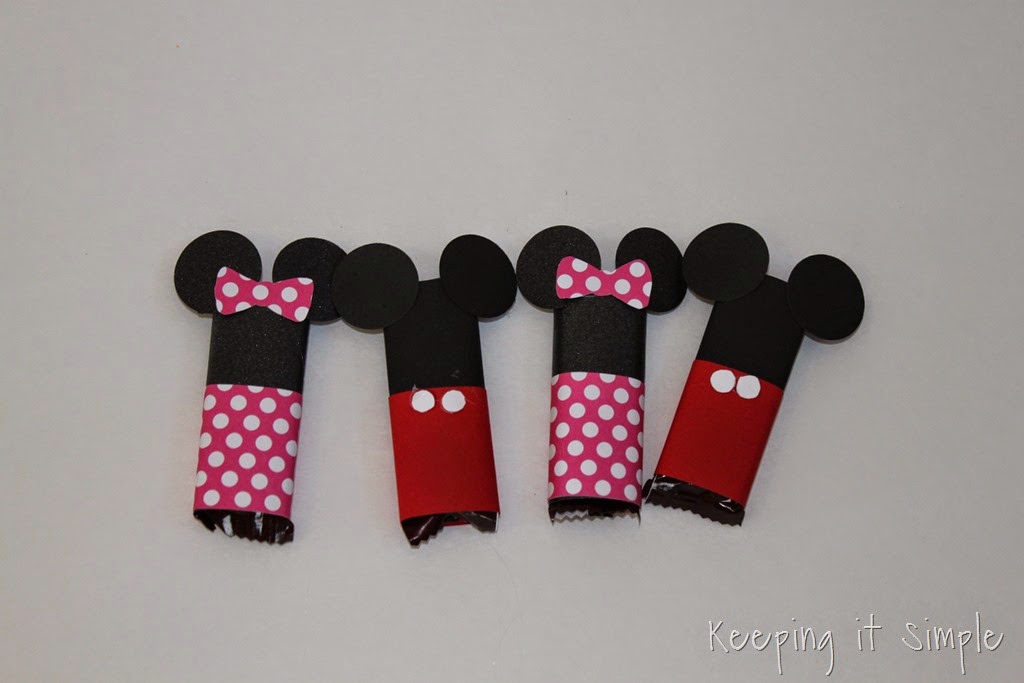[Mickey%2520and%2520Minnie%2520Mouse%2520Candy%2520Bar%2520Valentines%2520%2520%25288%2529%255B3%255D.jpg]