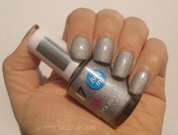 05-17-cosmetics-holo-silver-nail-polish-review-swatch