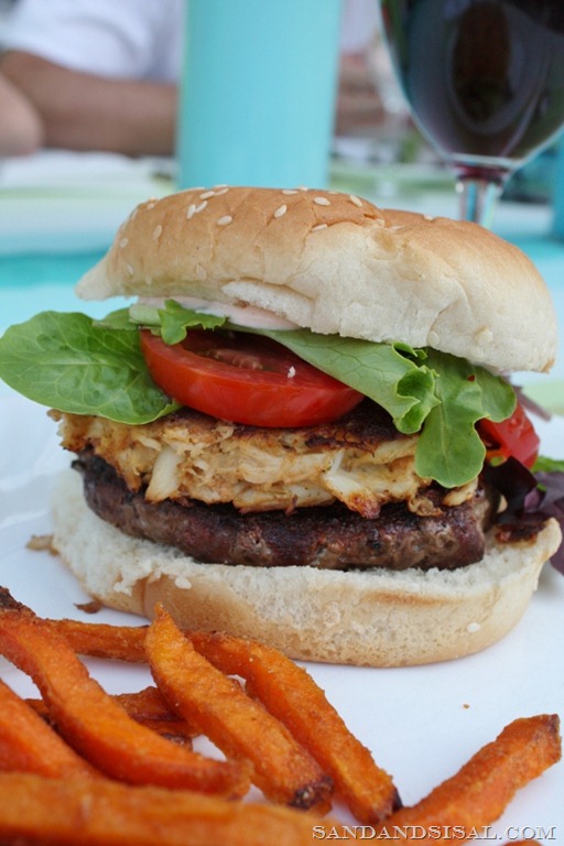 [Crabcake%2520Burger%25202%2520%2528533x800%2529%255B7%255D.jpg]