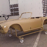 Triumph TR4 chem. entlackt und beschichtet