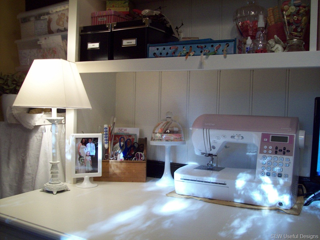 [Studio%2520desk%25201%255B7%255D.jpg]