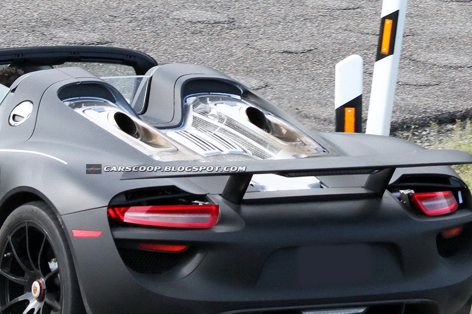 2014-Porsche-918-Spyder-11%5B3%5D.jpg