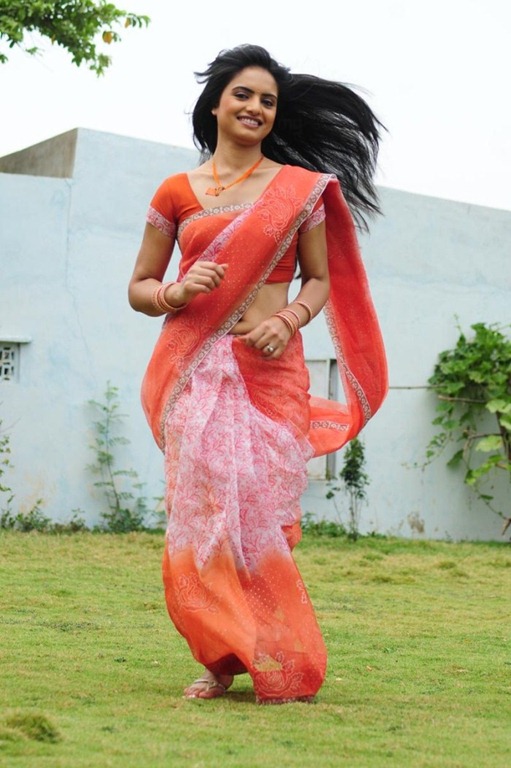 [ritu_kaur_new%2520stylish%2520pic%255B2%255D.jpg]