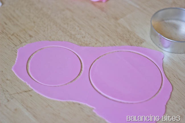 [How%2520to%2520make%2520a%2520fondant%2520ruffle%2520flower%25201%255B9%255D.jpg]