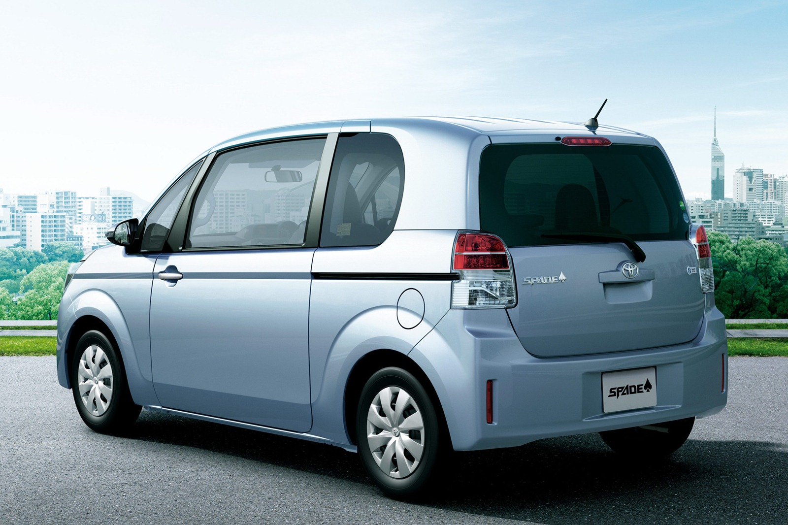 [2013-Toyota-Spade-3%255B2%255D.jpg]