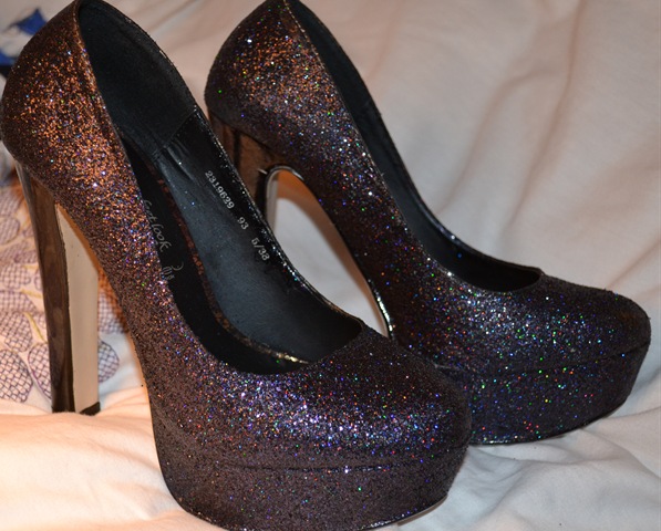 [glitter%2520shoes%2520002%255B4%255D.jpg]