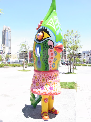 空港にいた変な奴の仲間。