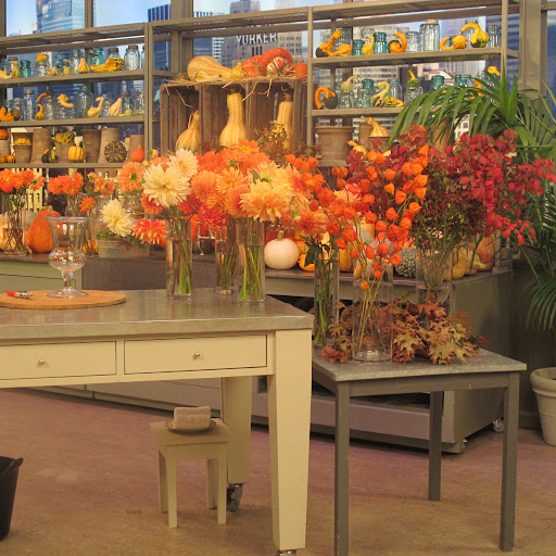 These orange Chinese Lanterns and Dahlias are some of my favorite flowers to decorate with, especially in this season. Remember them from the arrangement at my dinner party?