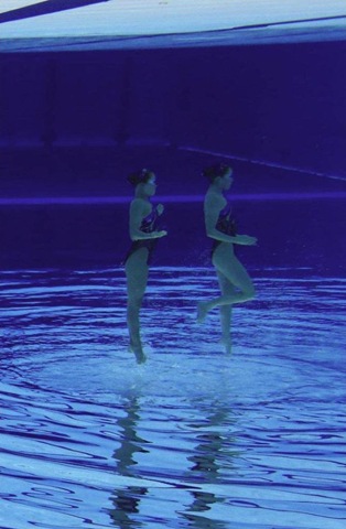 [synchronized-swimmers-underwater-12%255B2%255D.jpg]
