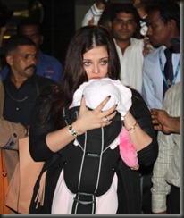 Aishwarya Rai  With Her Baby Aaradhya _stills