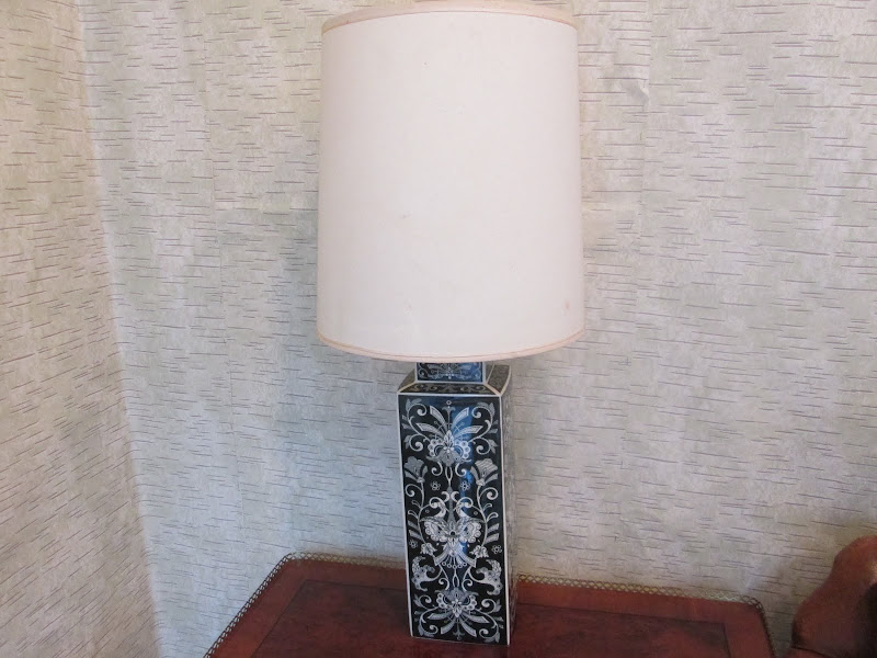 Black and White Table Lamp 