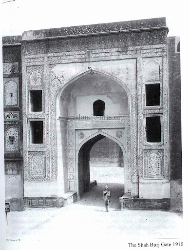Shah Burj Gate in 1910 shahburj1.jpg