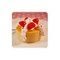 [kawaii-yellow-cup-fruit-cake-with-stawberry-whip-cream-cell-phone-charm%255B2%255D.jpg]