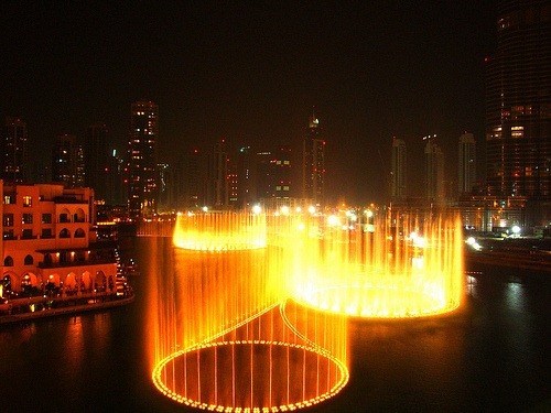 [Dubai-Fountain3.jpg]
