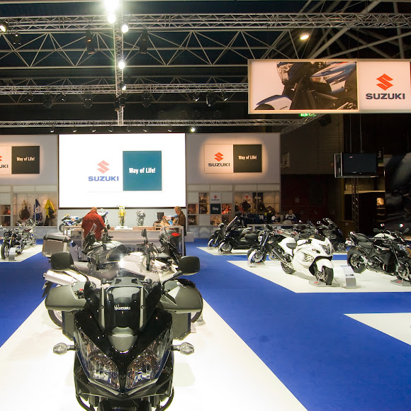Suzuki-stand tijdens de Motorbeurs in de Jaarbeurs Utrecht. Suzuki-stand tijdens de Motorbeurs in de Jaarbeurs Utrecht.
