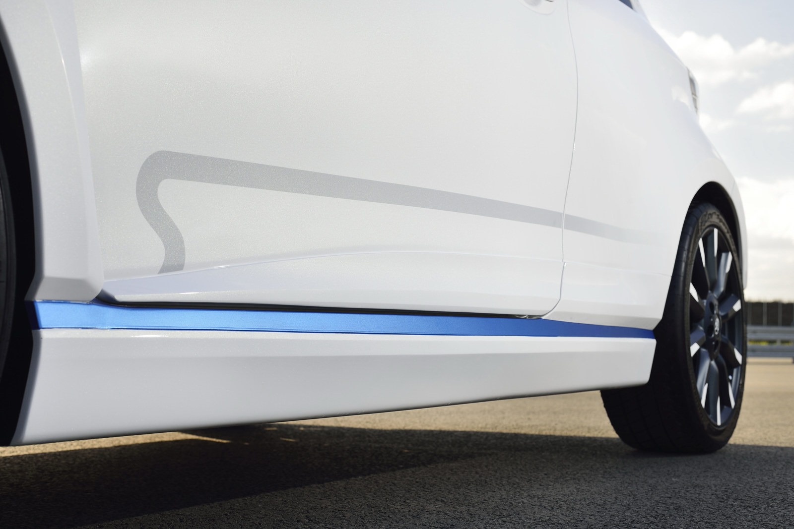[Toyota-Yaris-Hybrid-R-Concept-15%255B2%255D.jpg]