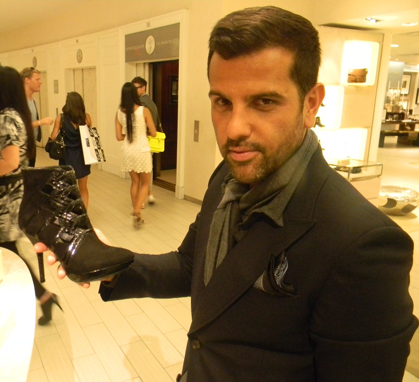 [Alexandre%2520Birman%2520w%2520Cutout%2520Bootie%2520ShoesNBooze%255B4%255D.jpg]