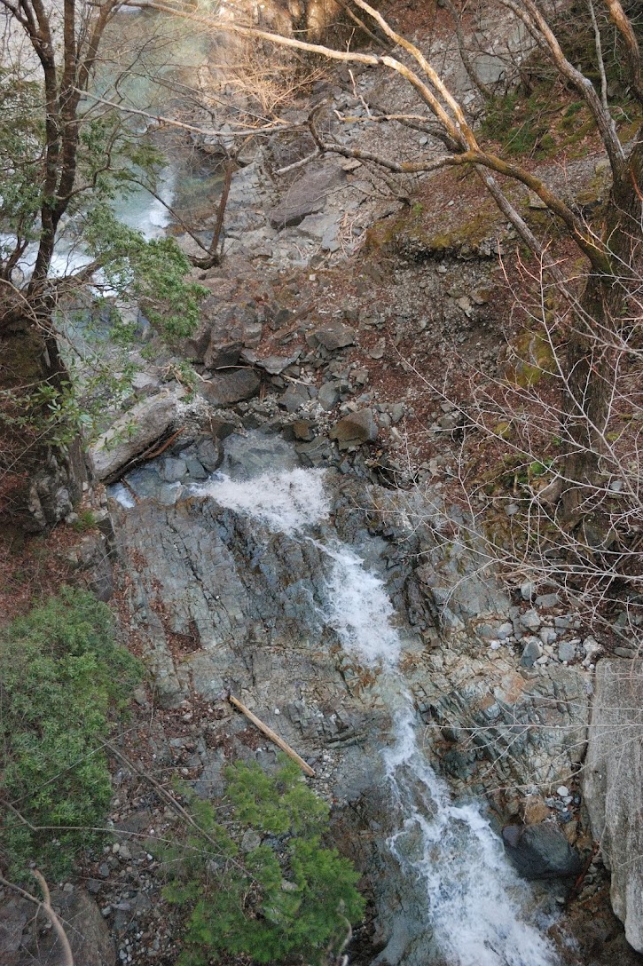 高時の滝(下半分)