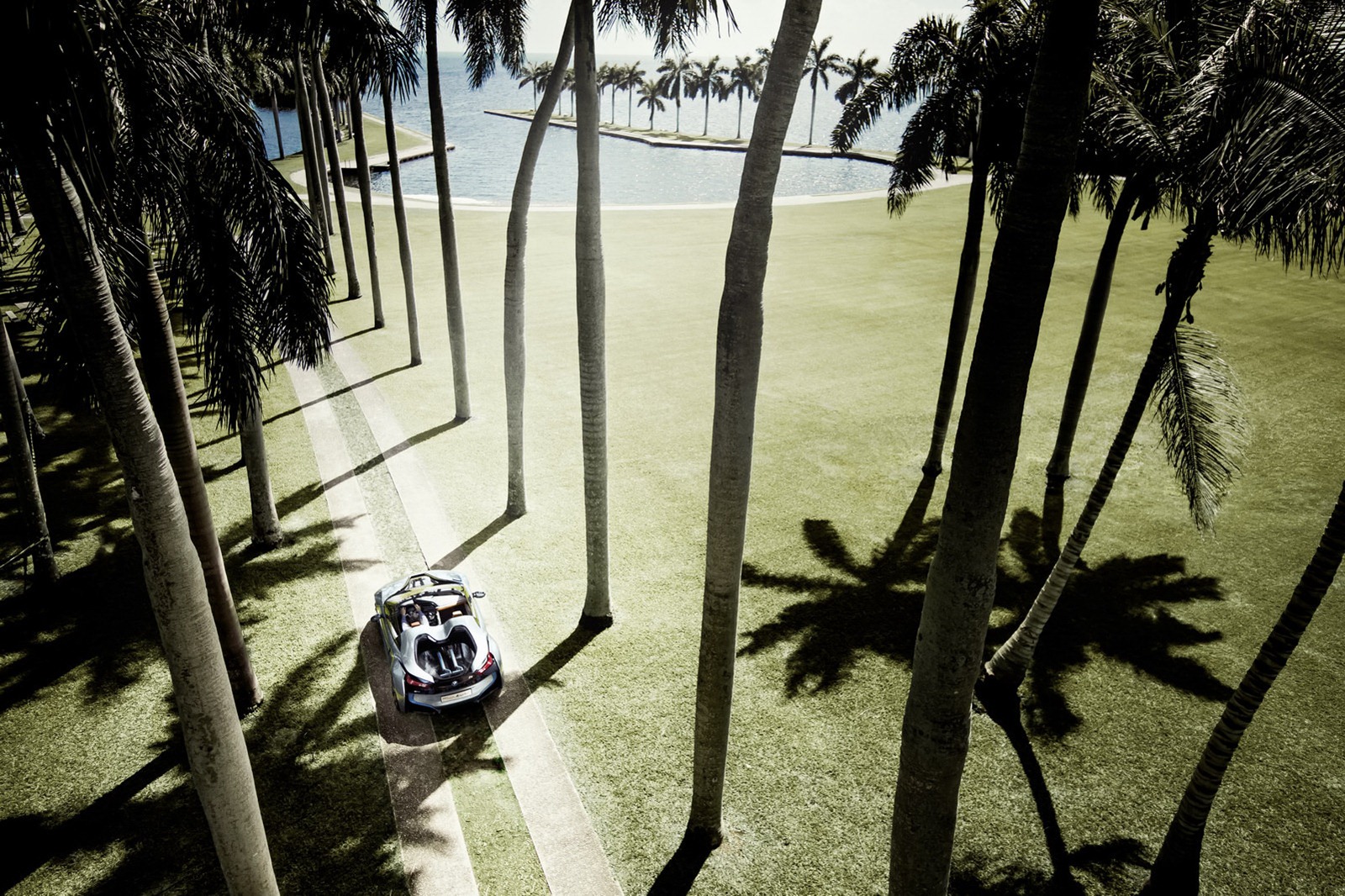 [BMW-i8-Spyder-30%255B2%255D.jpg]