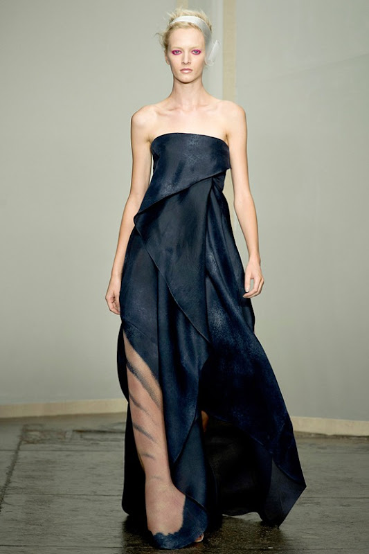 donna-karan-rtw-ss2013-runway-40_172131634690