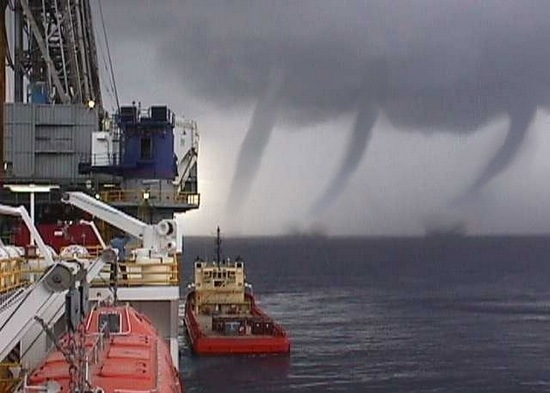 [Hurricane%2520Lili%2520Waterspouts%255B2%255D.jpg]