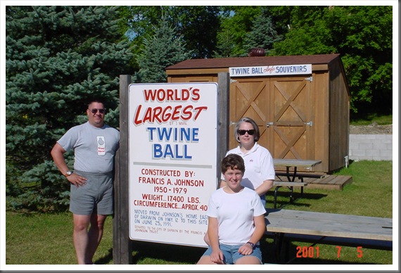2001-07-The Biggest Ball Of Twine In Minniesota 2
