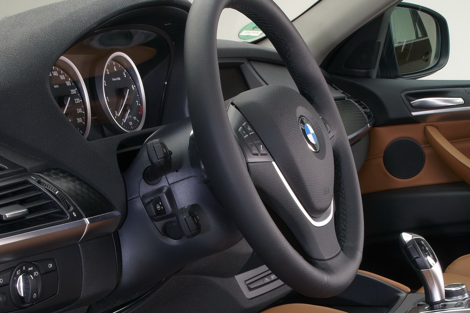 [2013-BMW-X6-Facelift-15%255B2%255D.jpg]