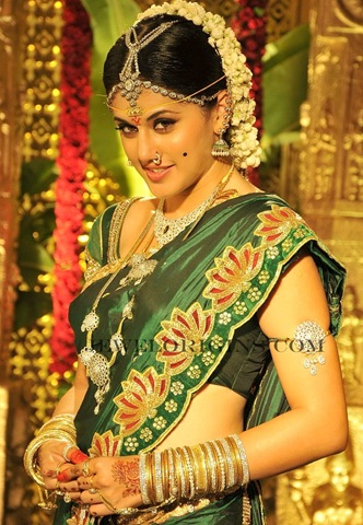 [Designer_Jewellery1%255B3%255D.jpg]
