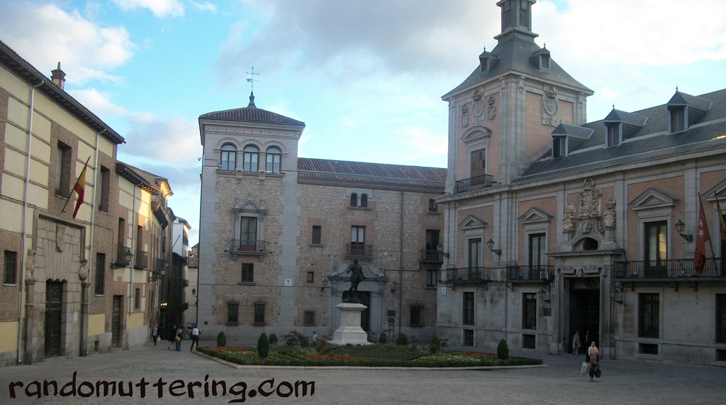 [Plaza-de-Villa5.jpg]