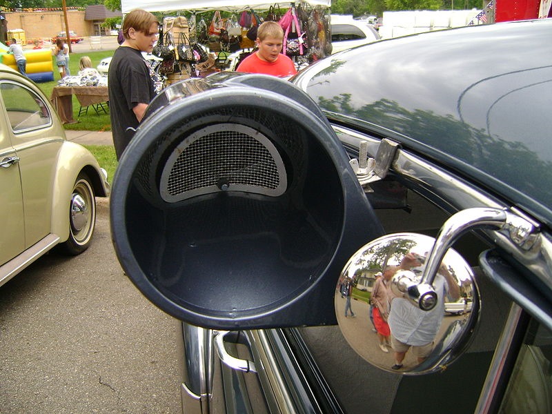 [800px-Car_cooler_front_view%2520Wikimedia%2520Commons%2520Photo%2520by%2520Doug%2520Coldwell%255B2%255D.jpg]