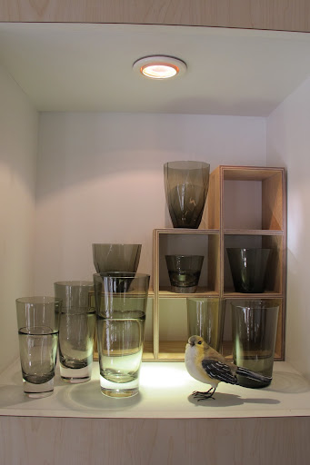 These smoke glasses are modern and elegant.