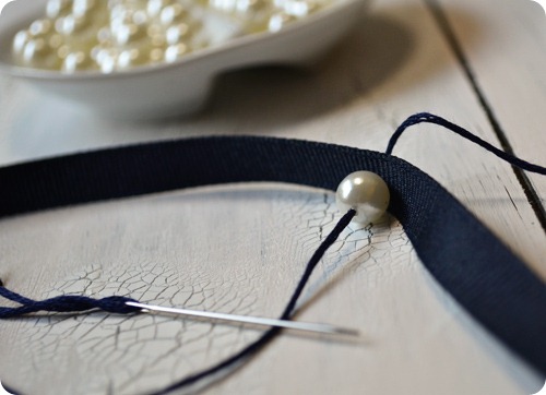 Ribbon-Necklace-threading