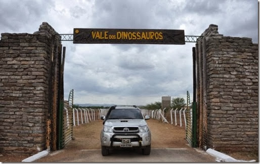 entrada-vale-dos-dinossauros-sousa