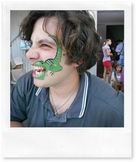 face painting: tirannosauro 376514_337586272983512_1718841572_n