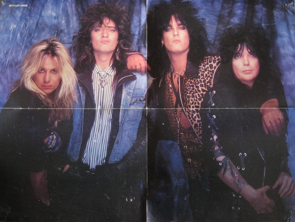[017-23.jpg]