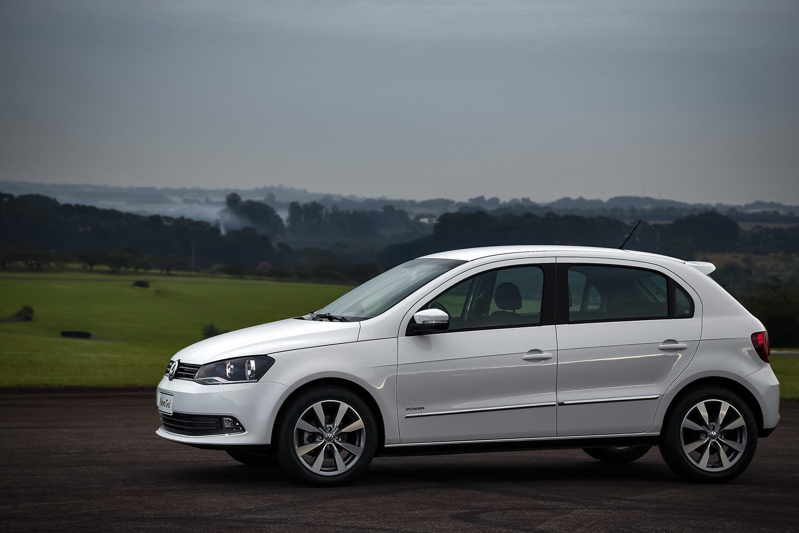2013-Volkswagen-Gol-24%25255B2%25255D.jpg