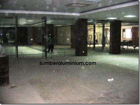 Partisi_Kaca_Tempered_UPH Partisi_Kaca_Tempered_UPH