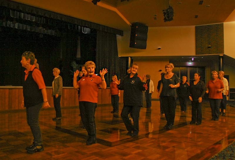 [linedance2%255B7%255D.jpg]