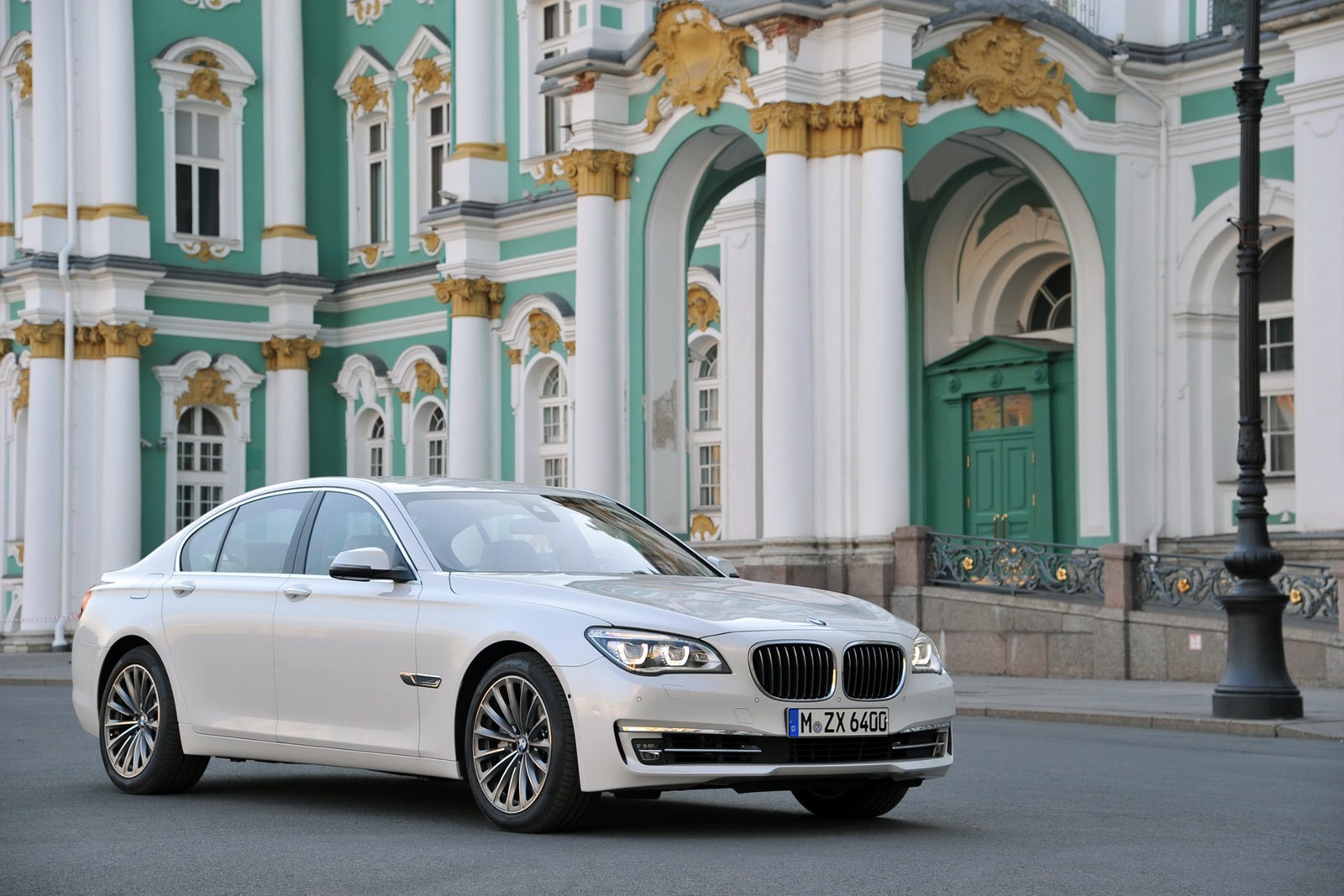 [2013-BMW-7-Series-20%255B5%255D.jpg]