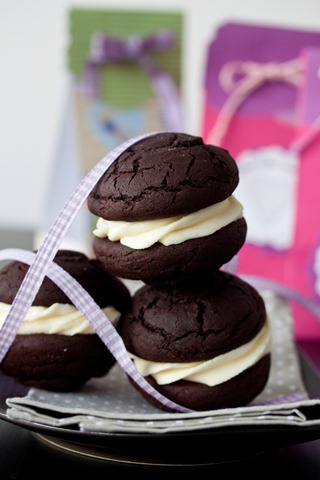[whoopiepies1von15.jpg]