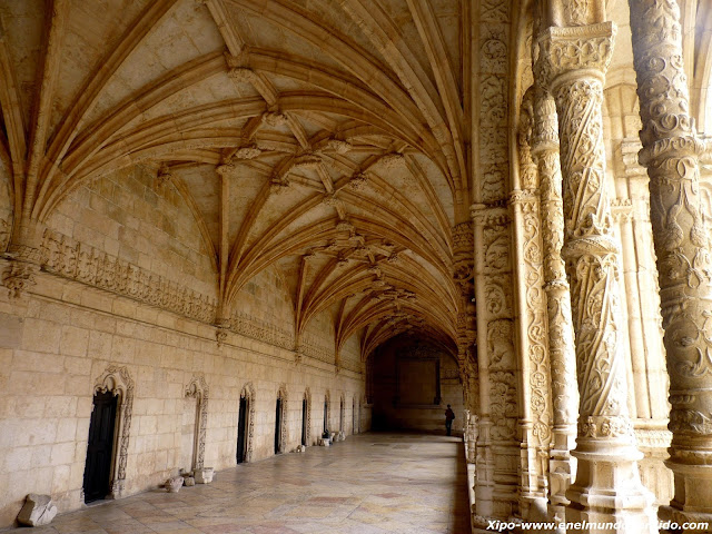 claustro-monasterio-jeronimos.JPG