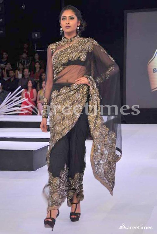 [Neeta_Lulla_Black_Sari%255B4%255D.jpg]