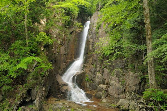 銅穴の滝