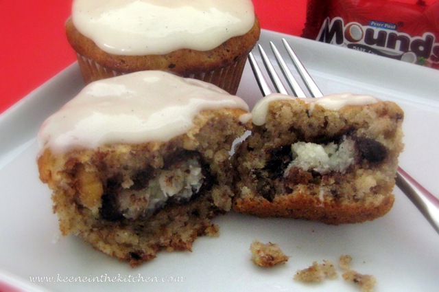 [banana%2520walnut%2520mounds%2520muffins%25207-26-11%2520kitk%255B7%255D.jpg]