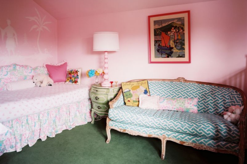 [ruthie%2520sommers%2520girls%2520room%2520pink%2520lilly%2520pulizer%2520daybed%255B3%255D.png]