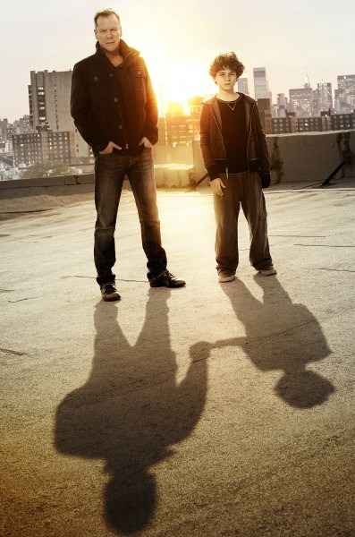 [kiefer-sutherland-david-mazouz-touch-image-2-397x600%255B4%255D.jpg]