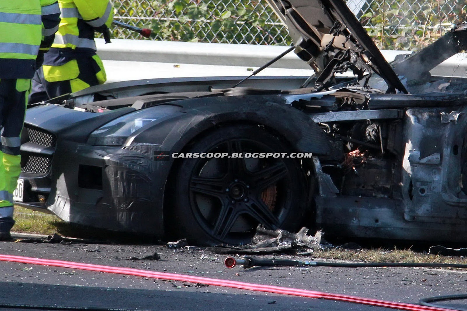 [Mercedes-SLS-AMG-Black-Edition-12%255B3%255D.jpg]