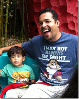 [9.11.12-bugsland-chew-chew-train-dad.jpg]